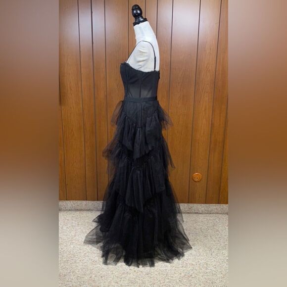 BCBGMAXAZRIA Tulle Corset Essential Gown size 12 - Picture 4 of 12